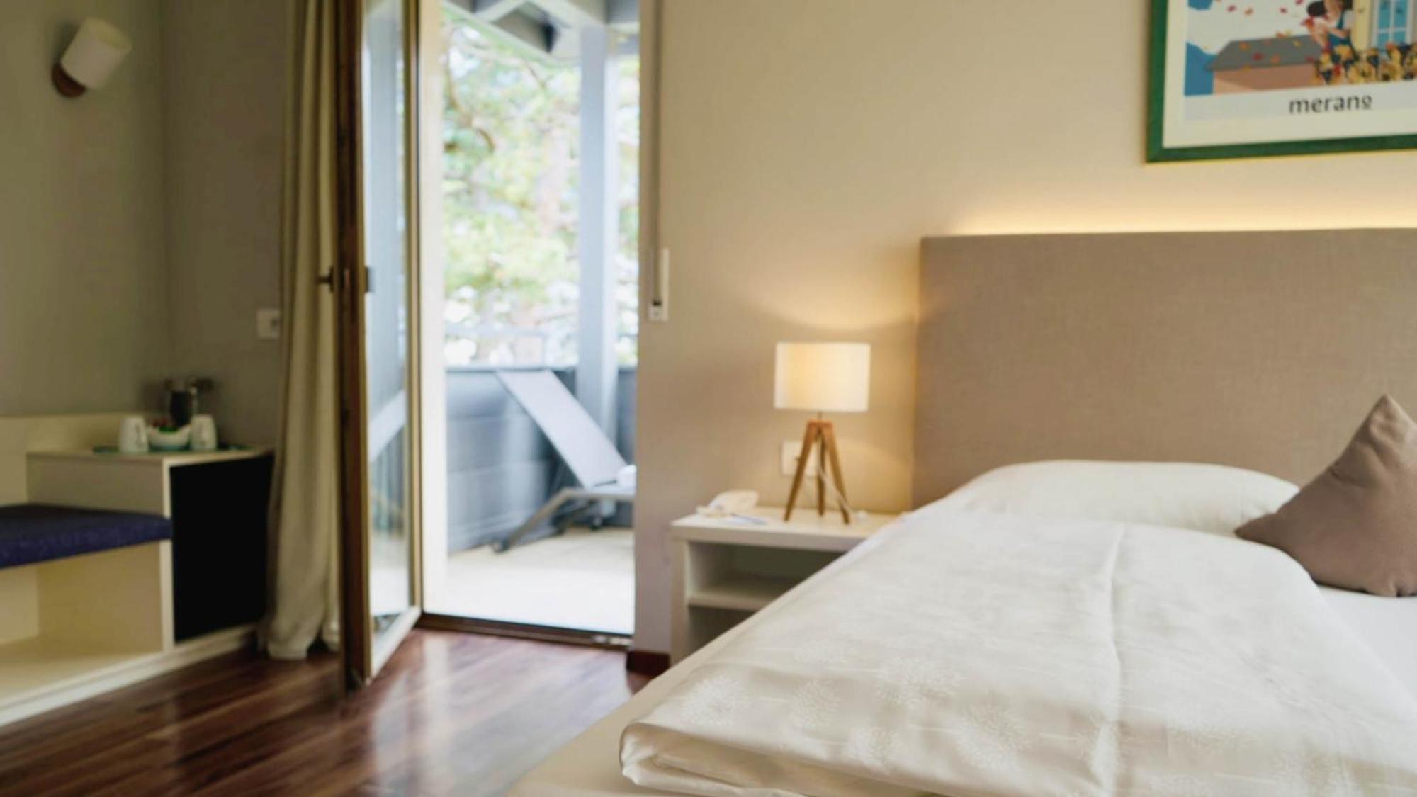 Flora Hotel & Suites Мерано Экстерьер фото