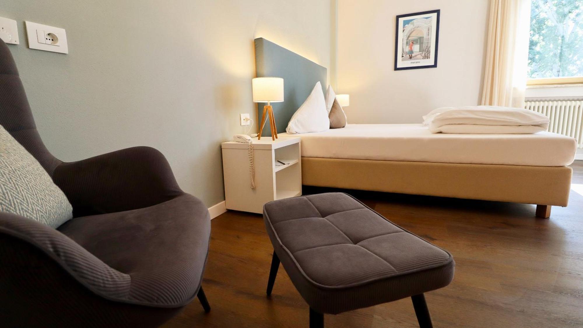 Flora Hotel & Suites Мерано Экстерьер фото