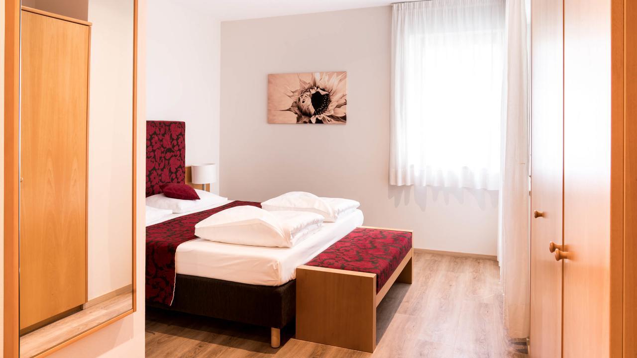 Flora Hotel & Suites Мерано Экстерьер фото