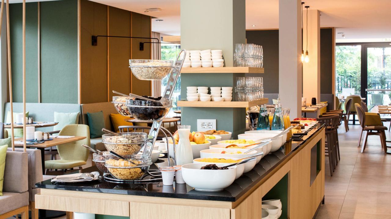 Flora Hotel & Suites Мерано Экстерьер фото